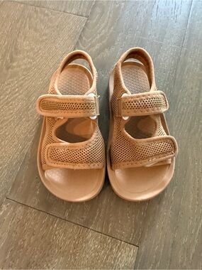 Kids Open-Toe Sandals in Light Tan - Comfortable Everyday Wear